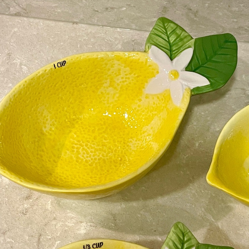 NWT yellow lemon shaped 4 piece measuring cup set, kitchen tools, perfect Gifts! - Picture 7 of 8